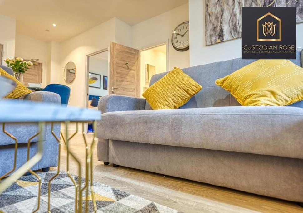 Two Bedroom - Central Peterborough - New Year Discount Bagian luar foto