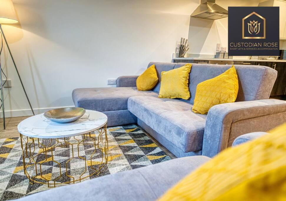 Two Bedroom - Central Peterborough - New Year Discount Bagian luar foto